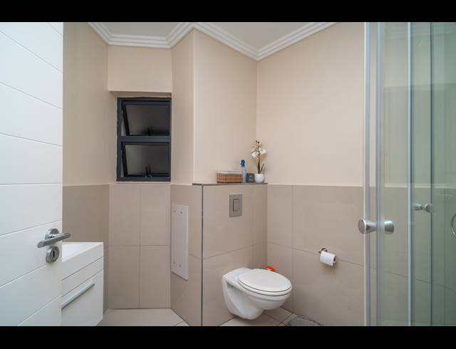 2 BEDROOM APARTMENT FOR SALE IN UMHLANGA RIDGE